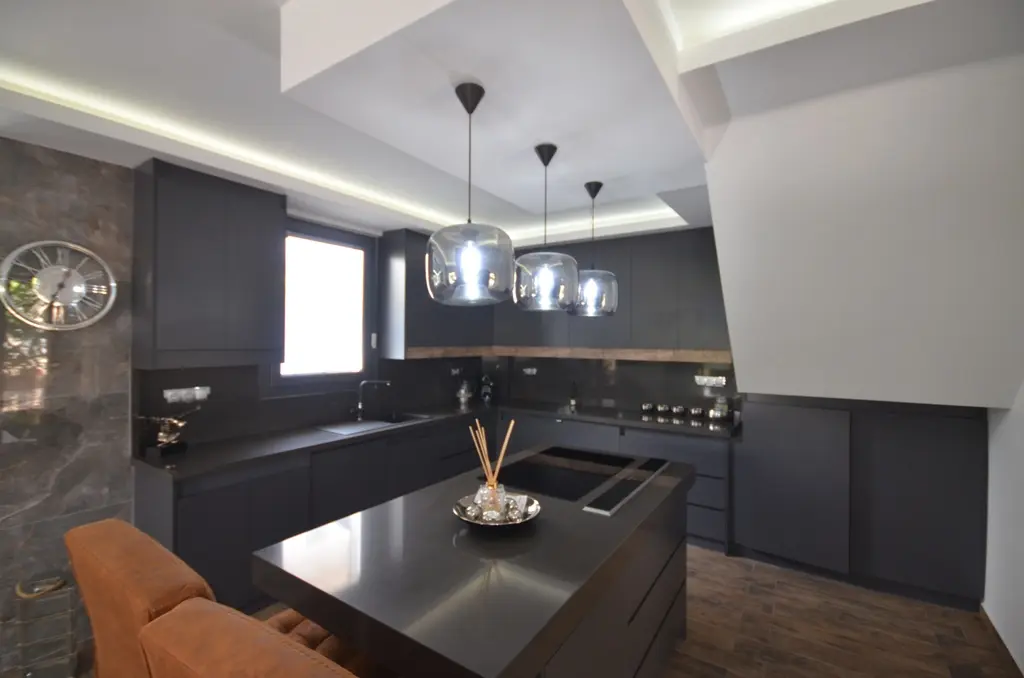 Fitted kitchen